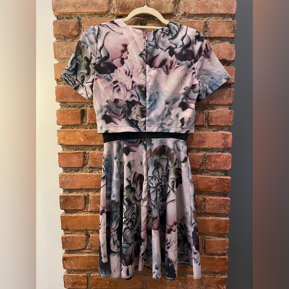 Women’s Size 2 Asos Watercolor Floral Dress Purple Green Blue Lightweight - Picture 3 of 3